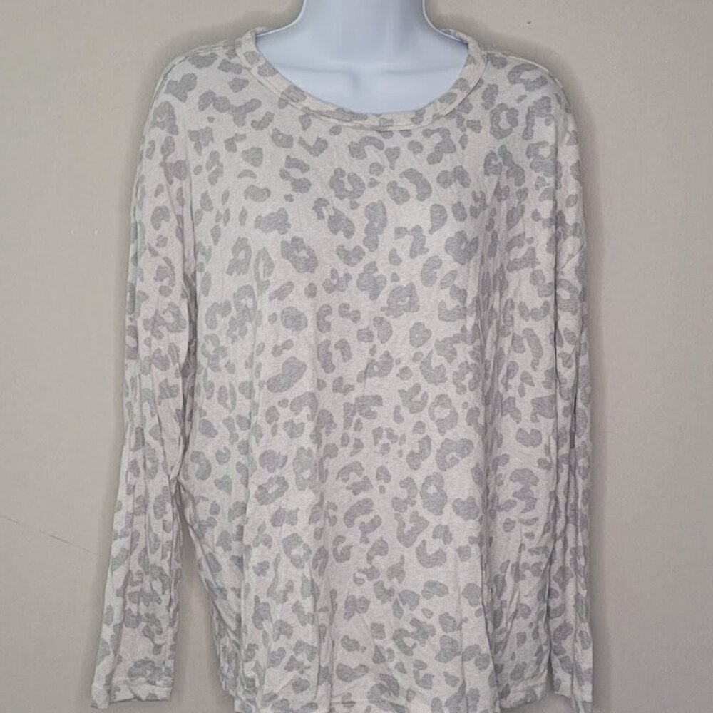 Old Navy top, Medium, animal print